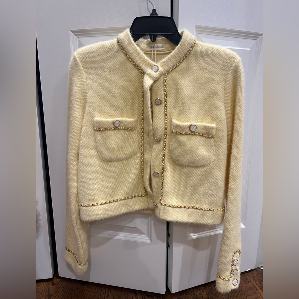 Cropped sweater jacket from Mixology store